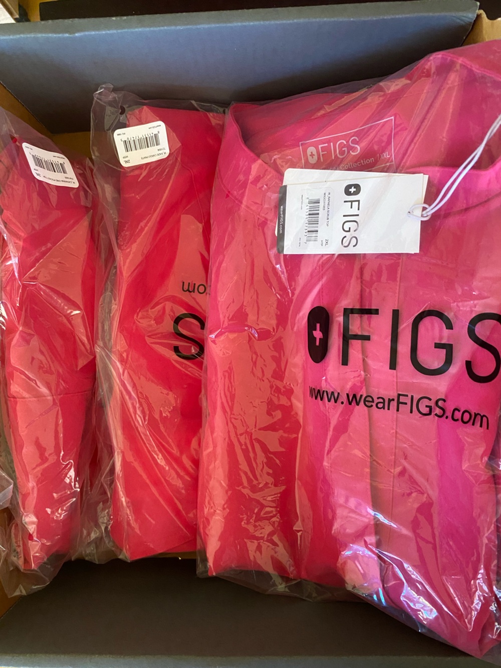 Figs Scrubs SUPER SET (2 tops + Pants) Shocking Pink, NEW W/ TAGS, ALL Size 2XL - Picture 1 of 11